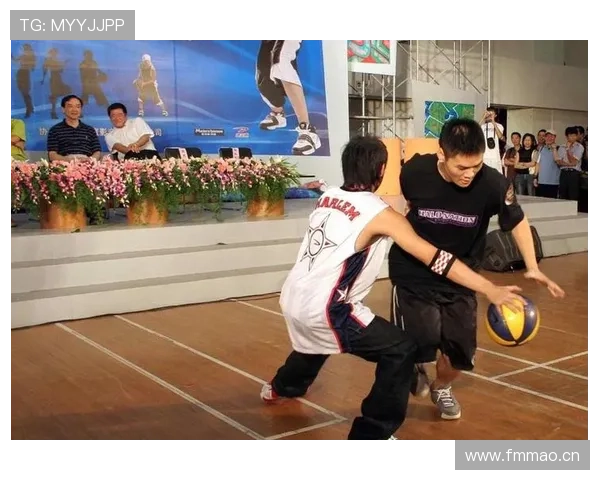 了解篮球比赛中常见的拉人犯规具体判罚依据是什么